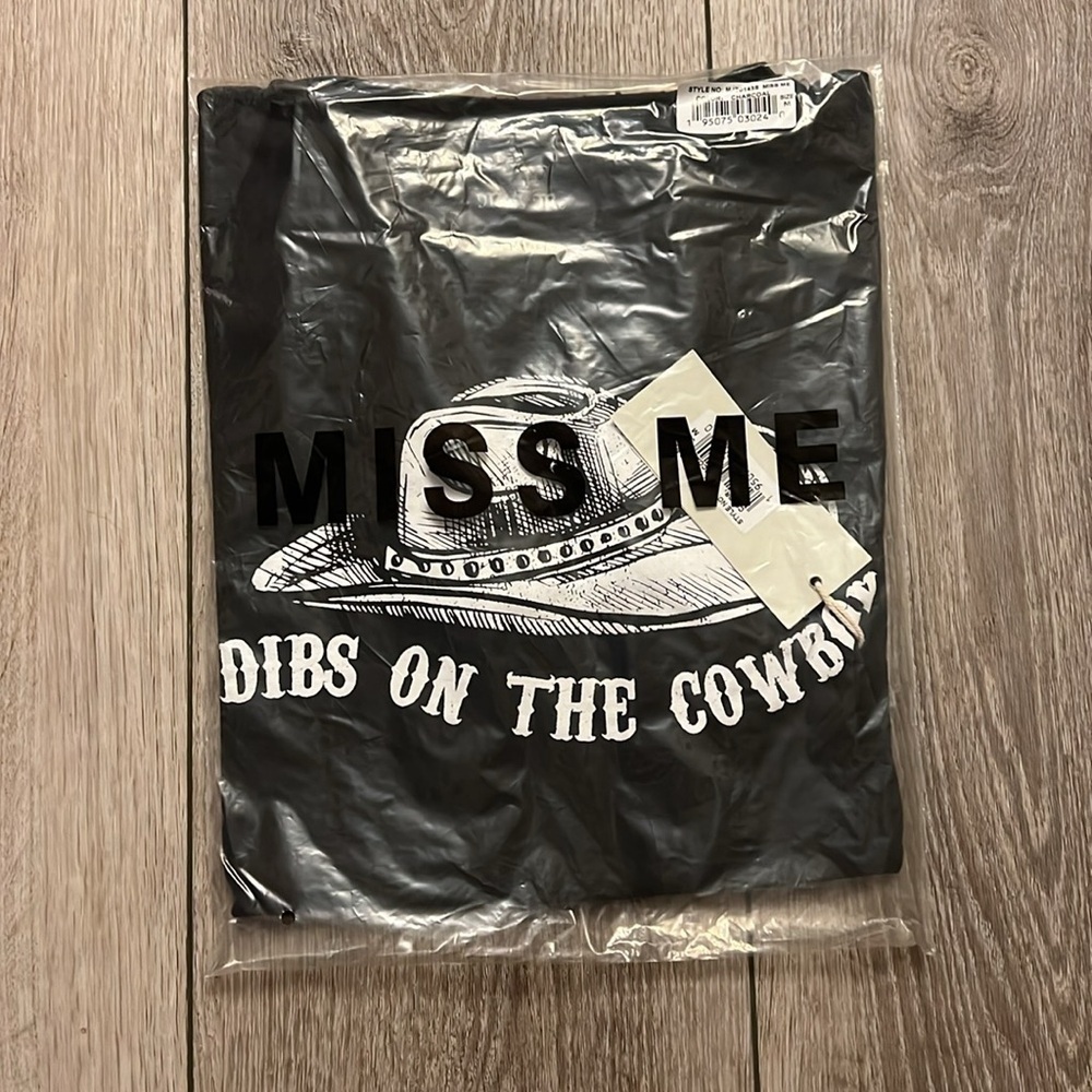 Dibs on the Cowboy Graphic Tee - Picture 4 of 4
